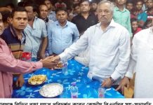 বাবুগঞ্জে বিএনপির ভাইস চেয়ারম্যান জয়নুল আবেদিনের পূজা মন্ডপ পরিদর্শন ও অনুদান প্রদান