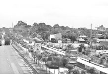 যাত্রীর গলা কাটছে হাইওয়ে রেস্তোরাঁ