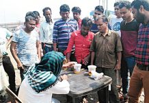 কলকাতায় ৫০০ টাকা দরে বিক্রি হচ্ছে গোমূত্র!